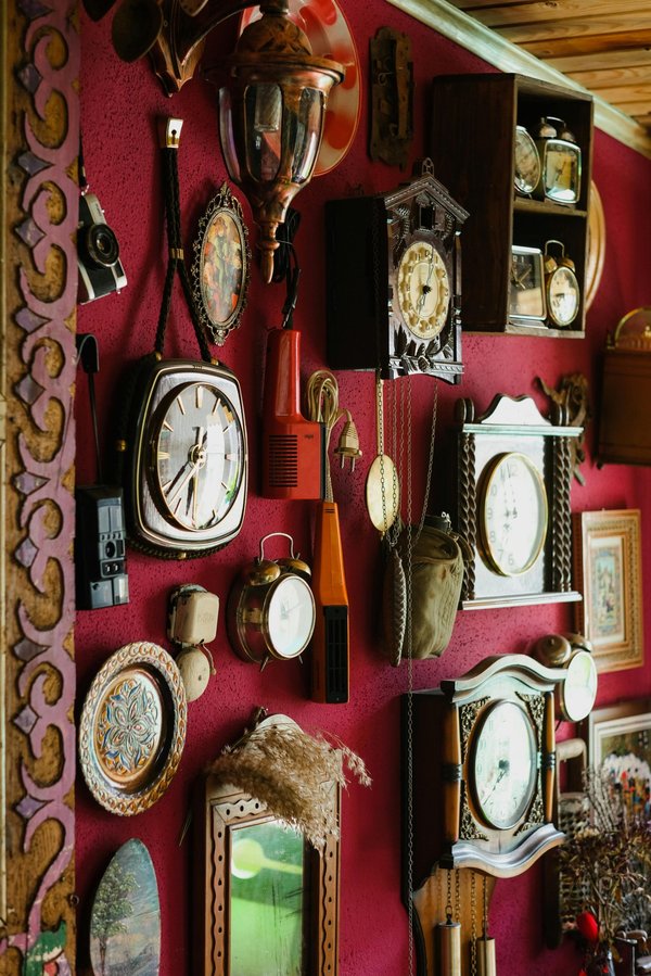 Exquisite antique clocks for sale: find your perfect timepiece